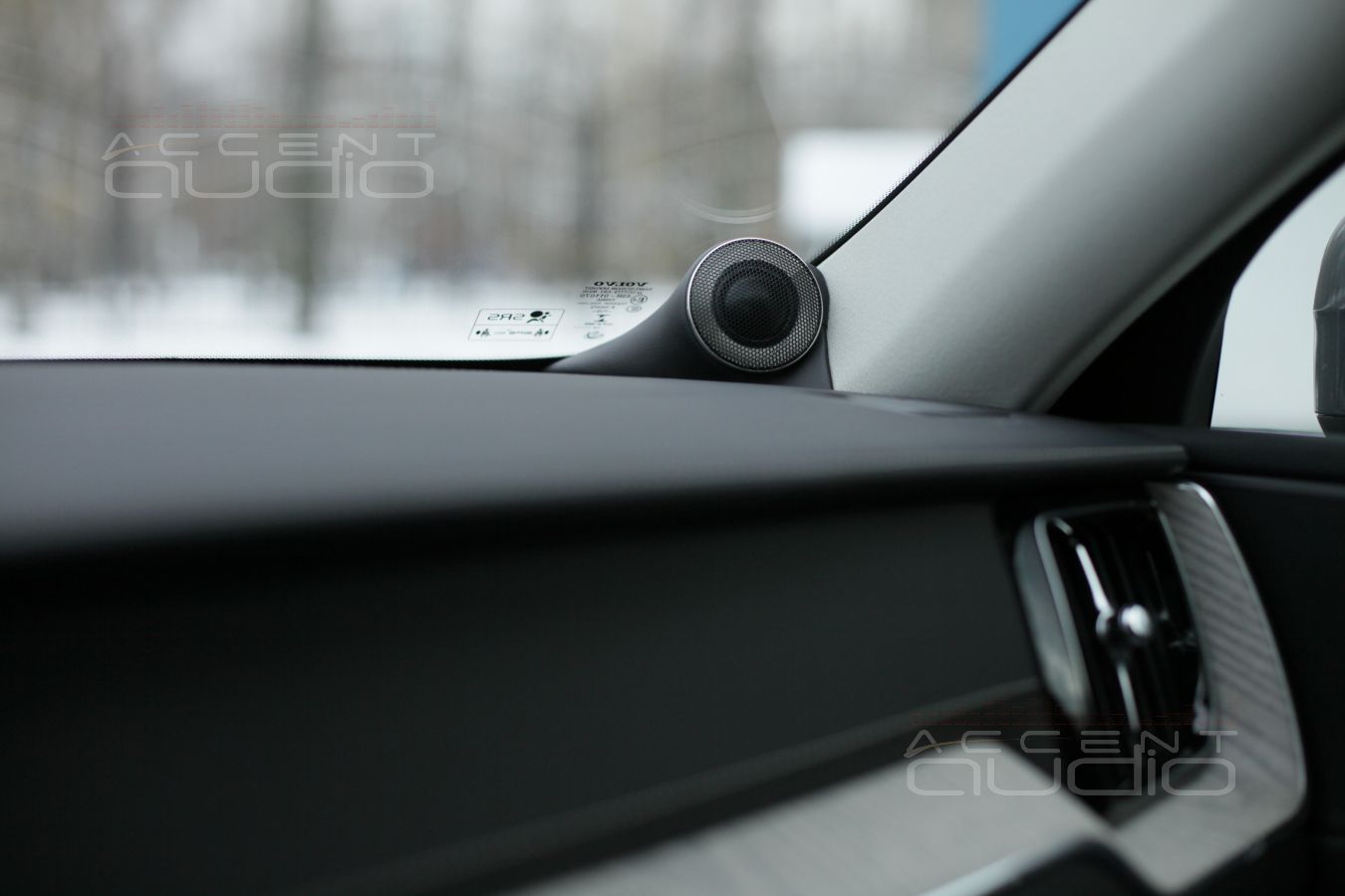 Подиумы под твитеры Brax NOX28 в дизайне Volvo XC60