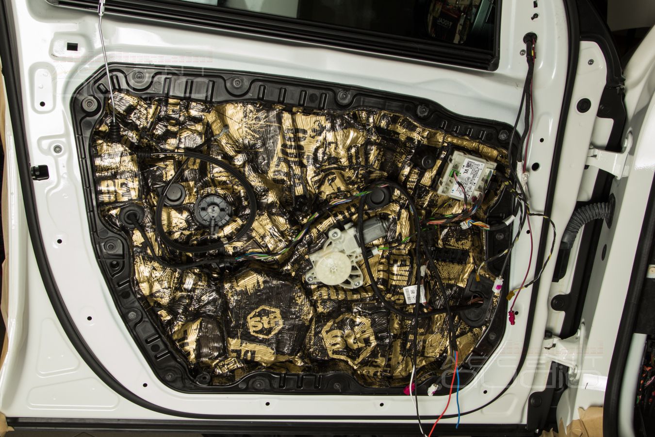 Простая установка среднечастотных Helix Ci7 M100FM-S3 и их отменная эффективность