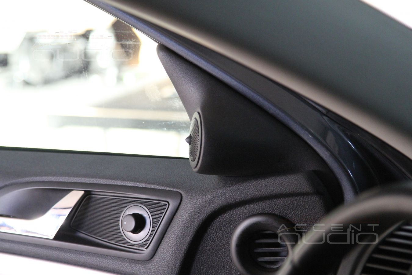 Подиумы под твитеры E.O.S PL-XT в Skoda Octavia 5