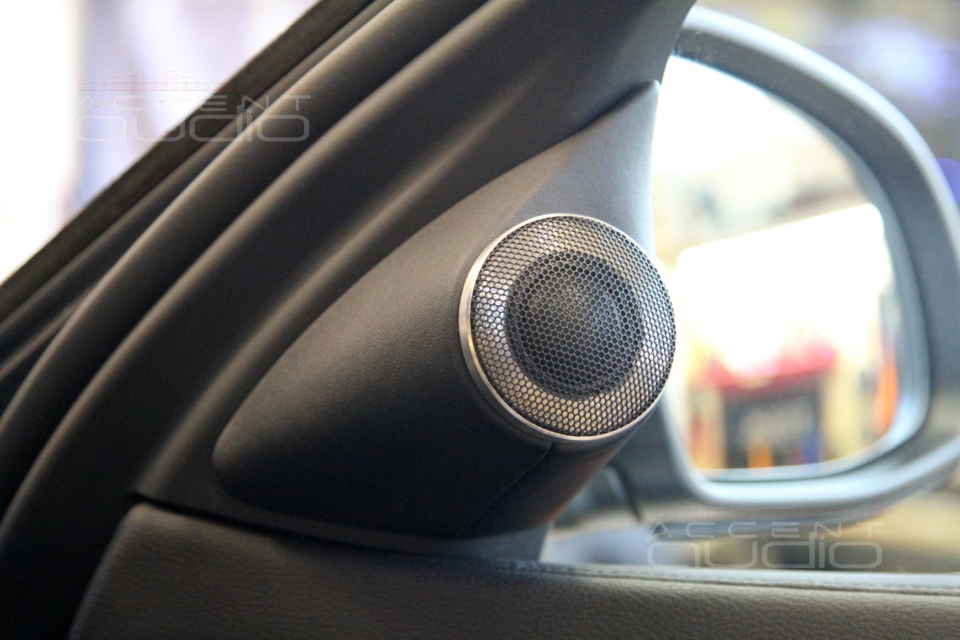 Быстрые подиумы под твитеры BRAX в BMW X6