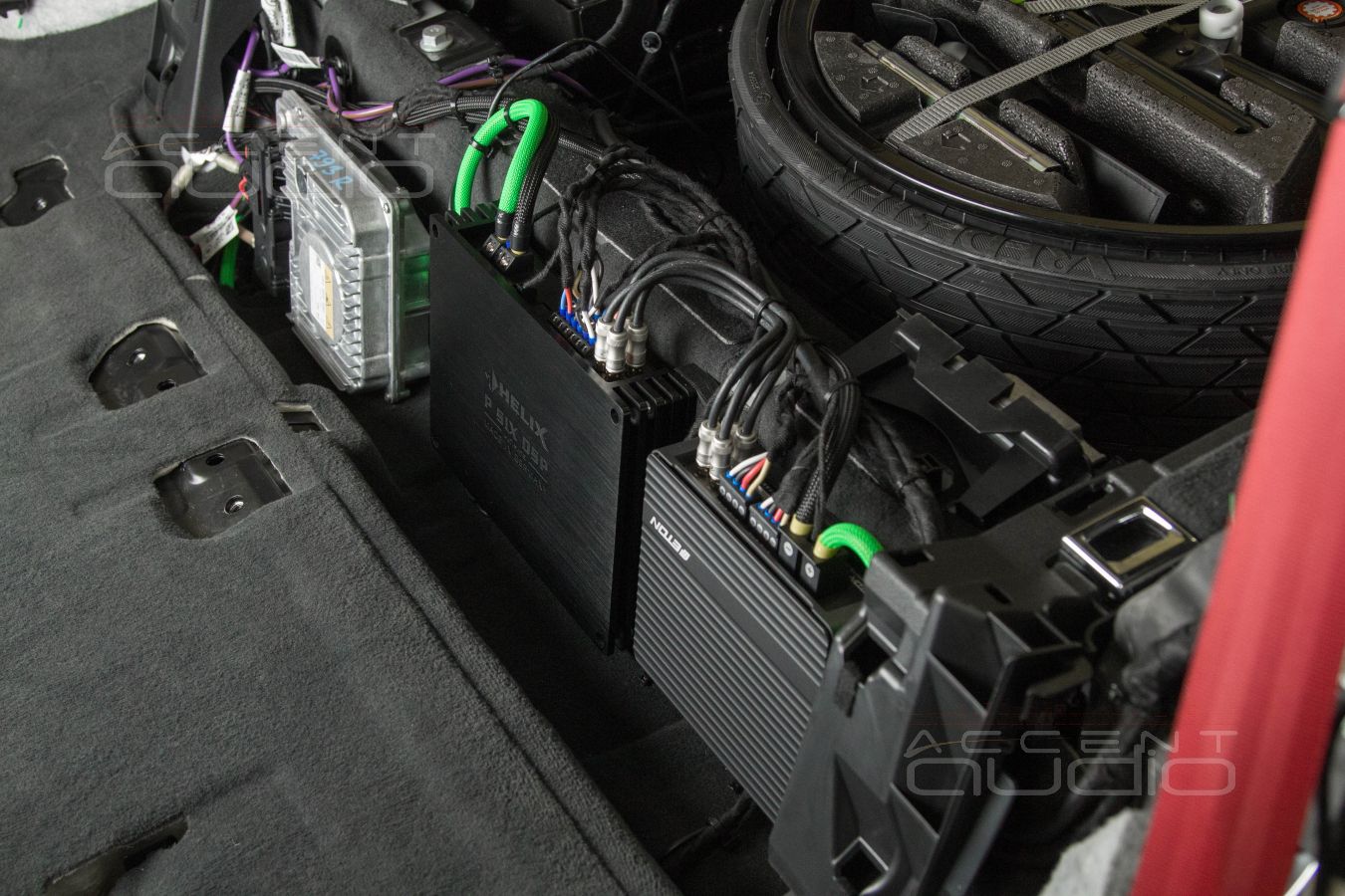 Лучше заводского: изящный, технологичный монтаж усилителей в Audi SQ8