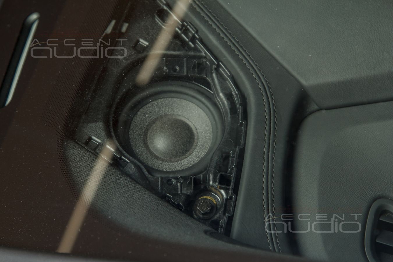 Среднечастотные динамики Brax ML3 в Audi SQ7 штатно в нештатных местах