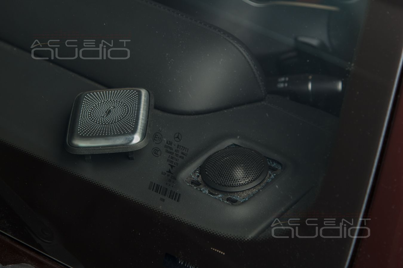 Немецкие твитеры Helix C1T в штатных местах MB Gelandewagen решают !