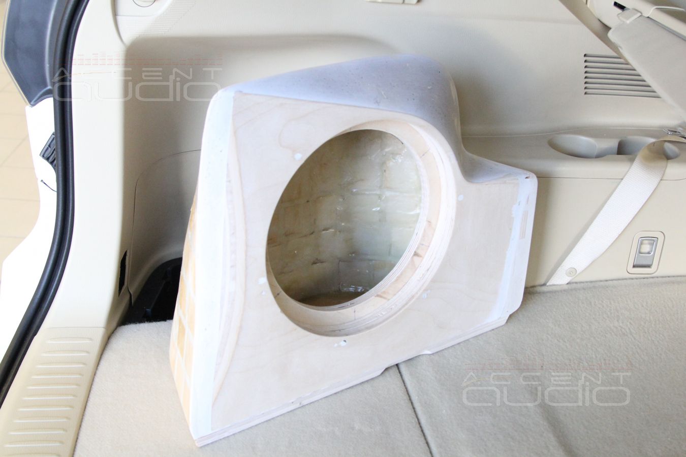 Установка сабвуфера Focal P25FS