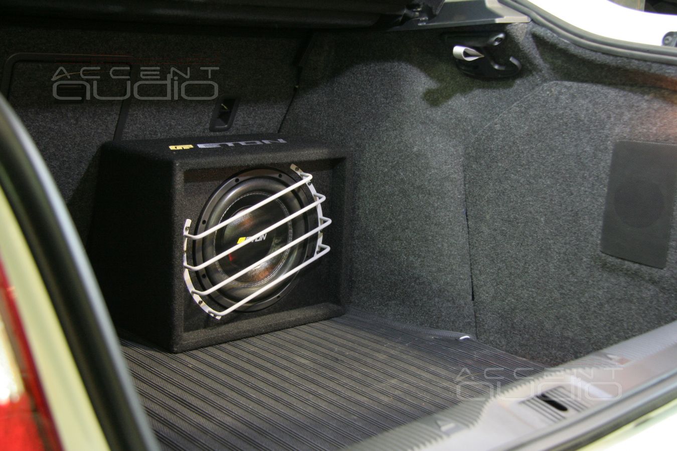 Установка усилителя и процессора в SKODA Octavia