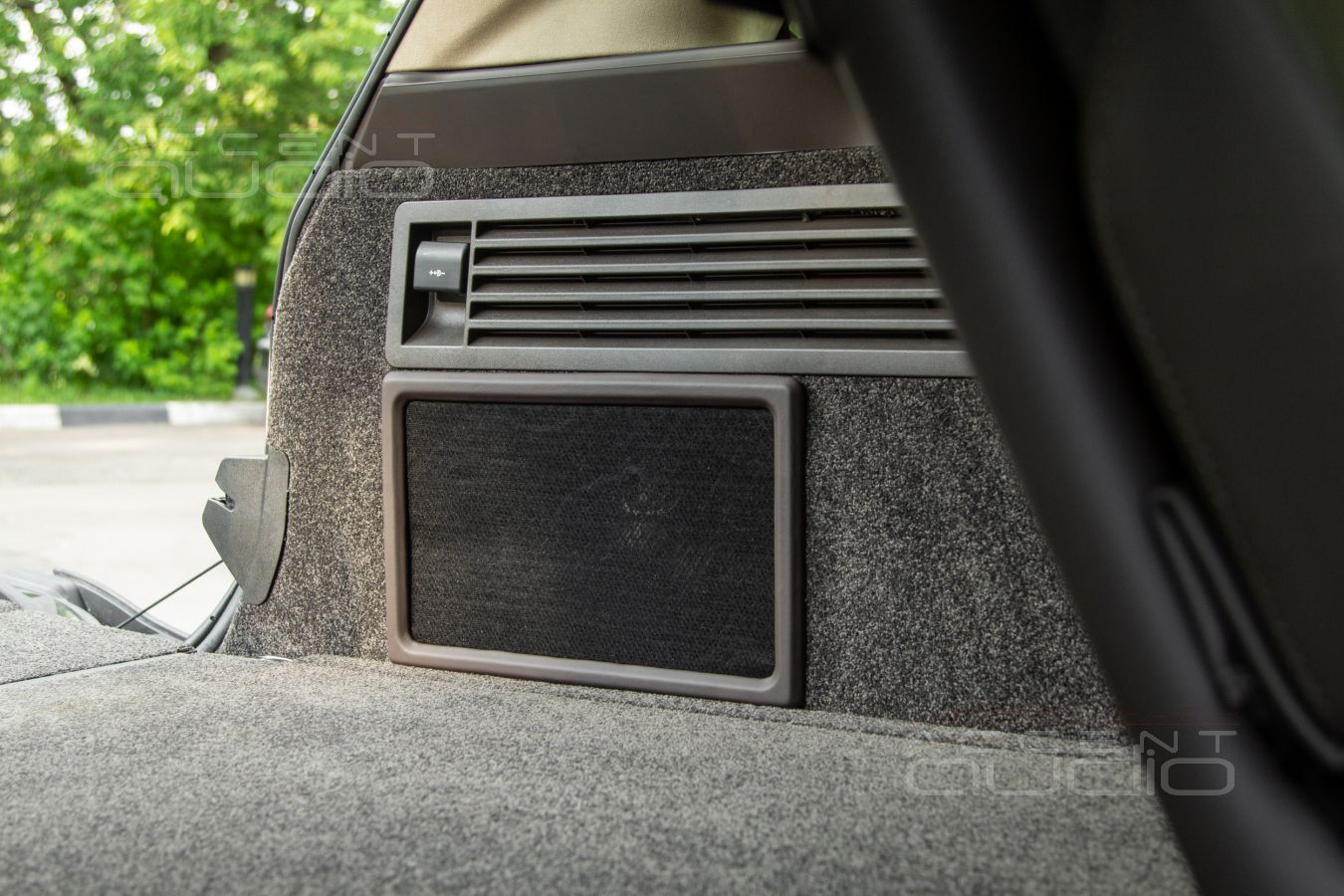 Самый музыкальный бас в Ranger Rover с сабвуфером Dego