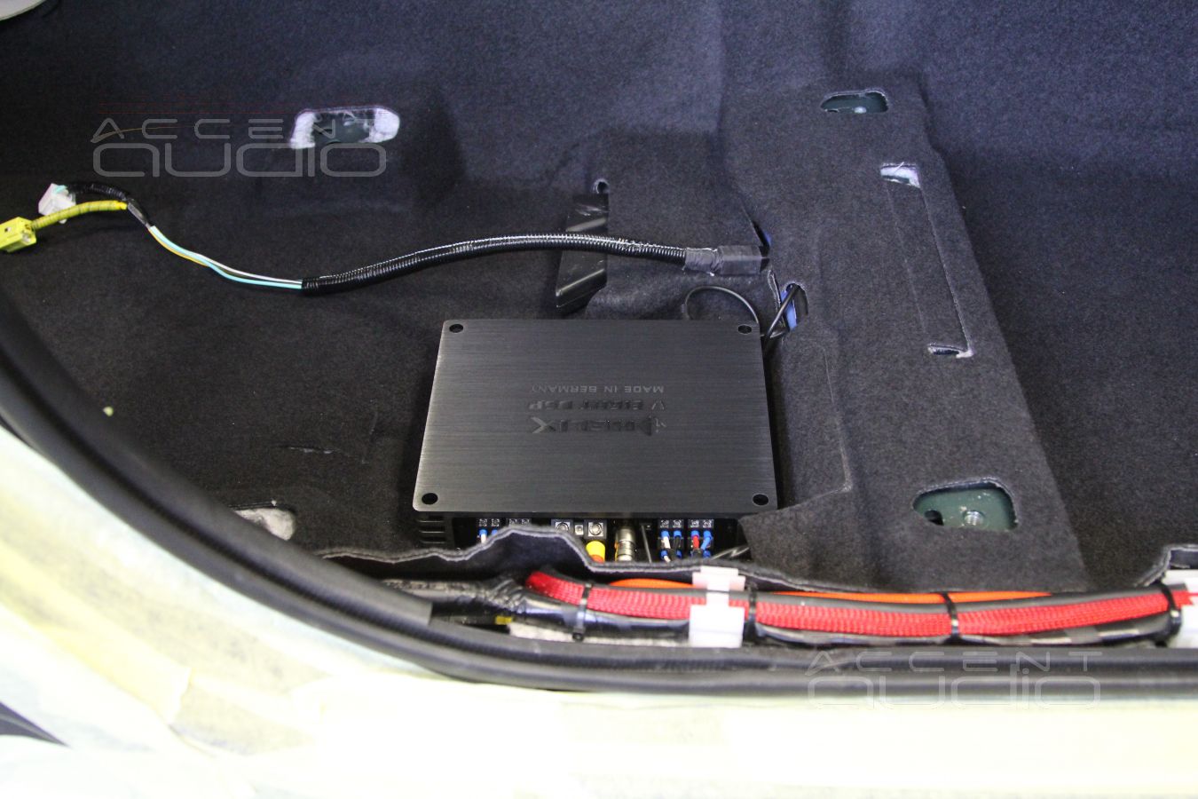 Установка усилителя в Toyota Camry 2019