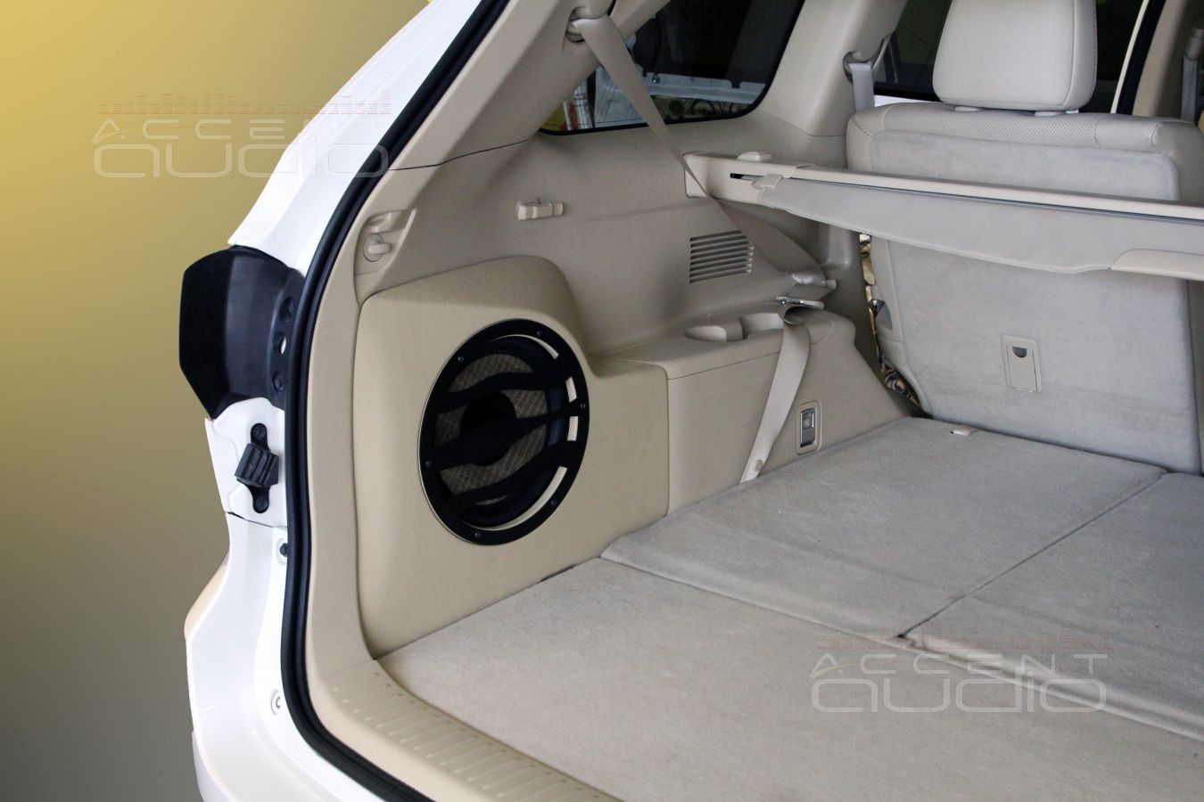 Установка сабвуфера Focal P25FS