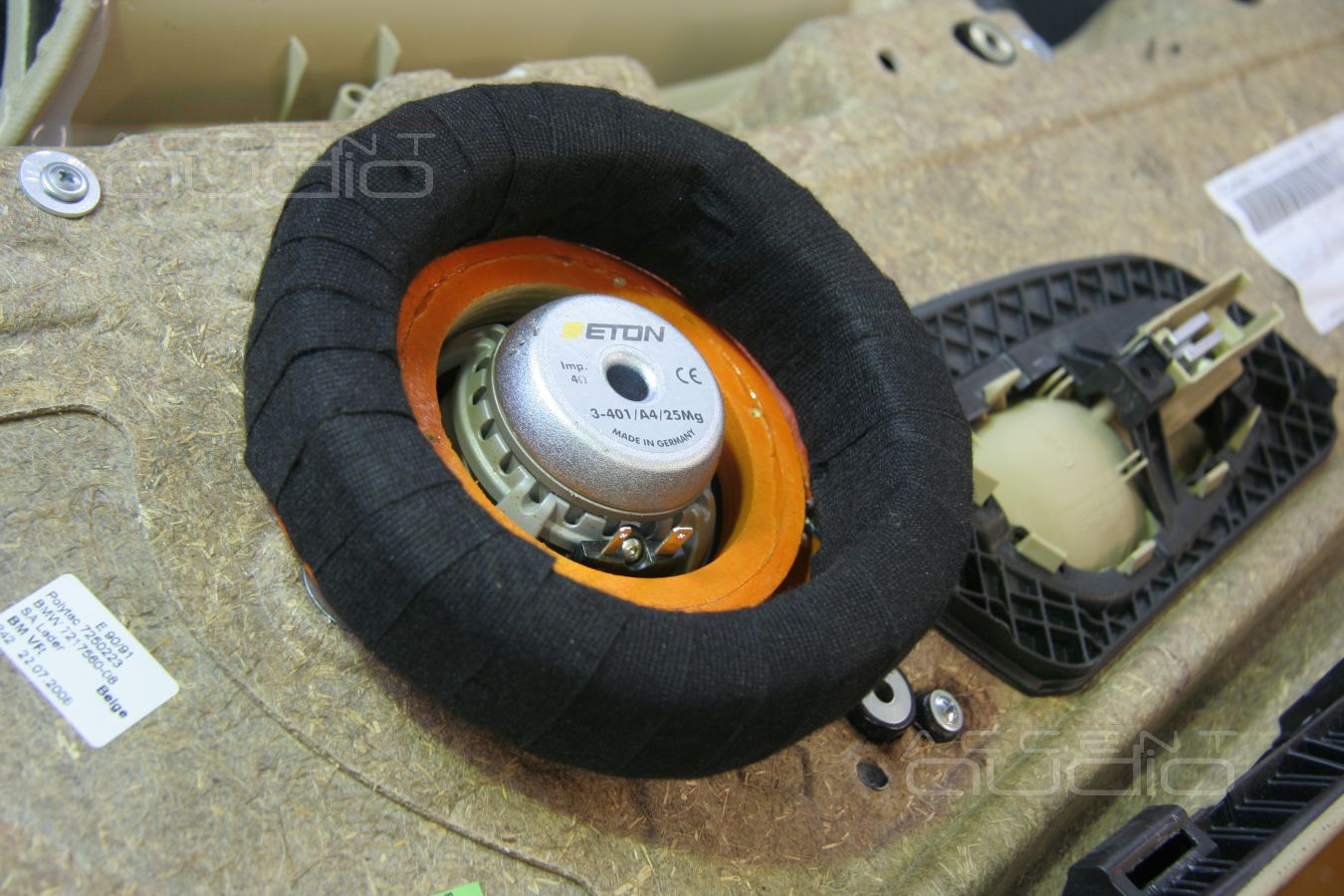 Установка среднечастотных динамиков в BMW 330i E90