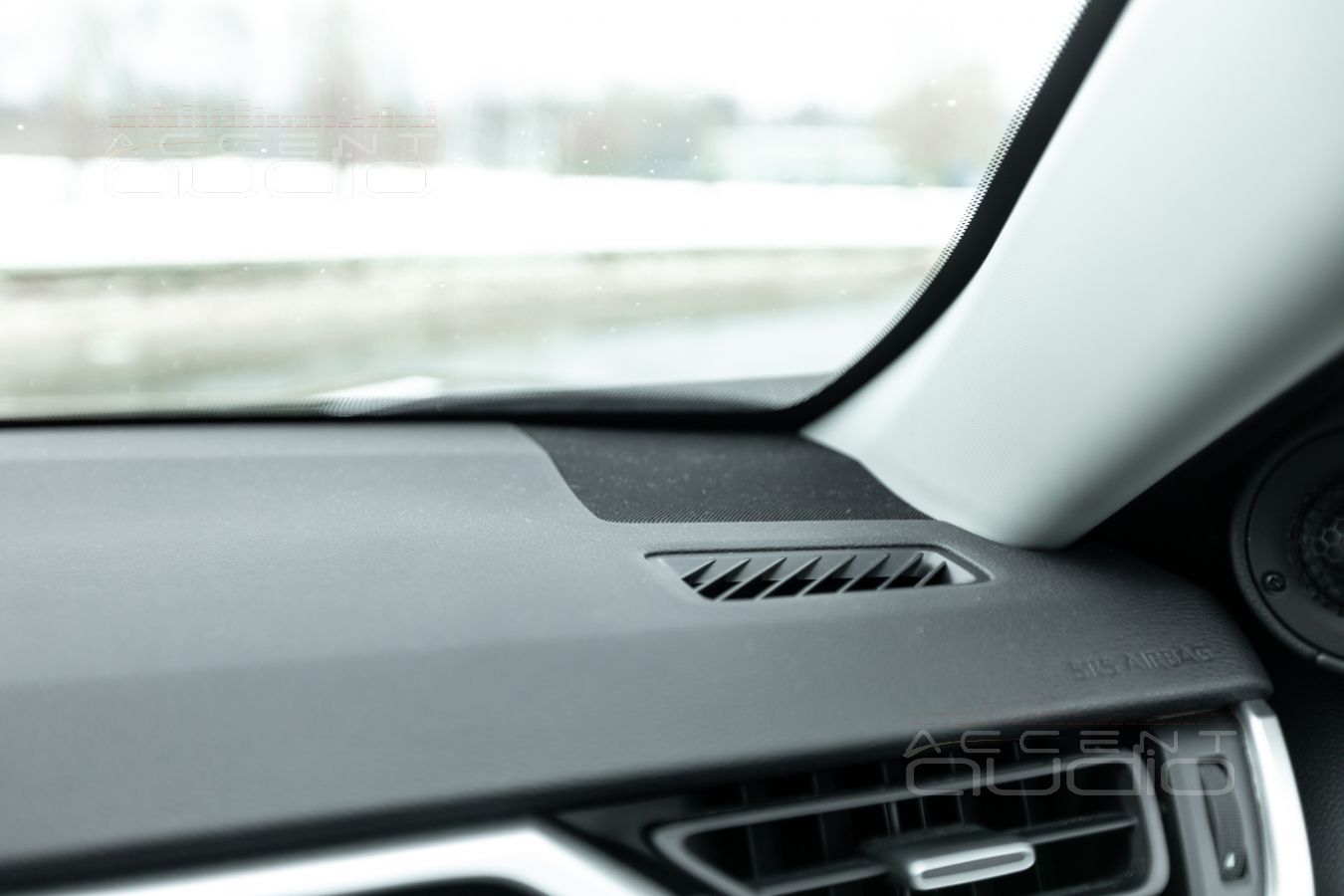 Установка среднечастотных динамиков штатно в нештатные места Toyota RAV4