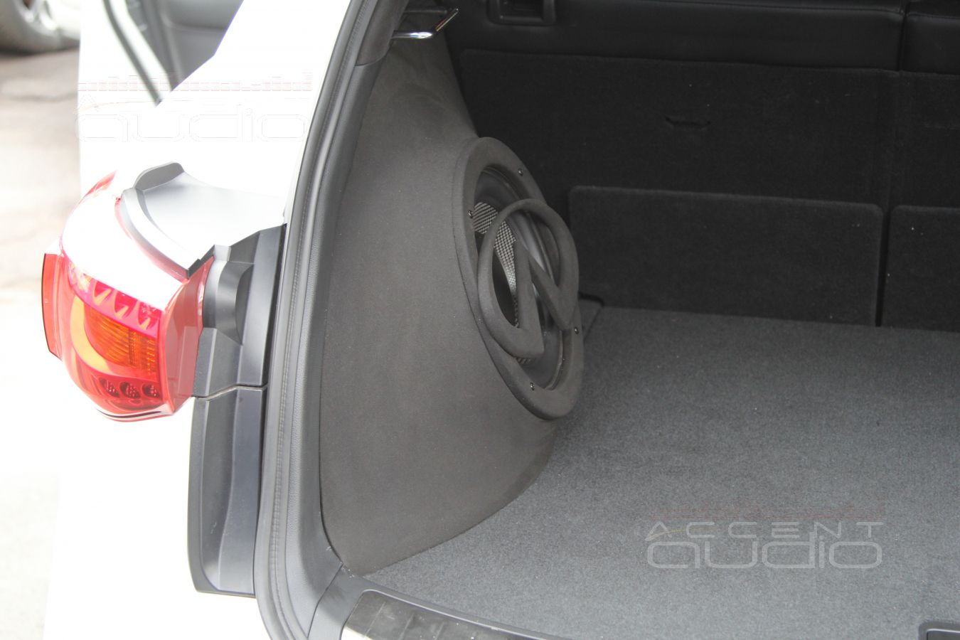 Сабвуфер в Infiniti FX