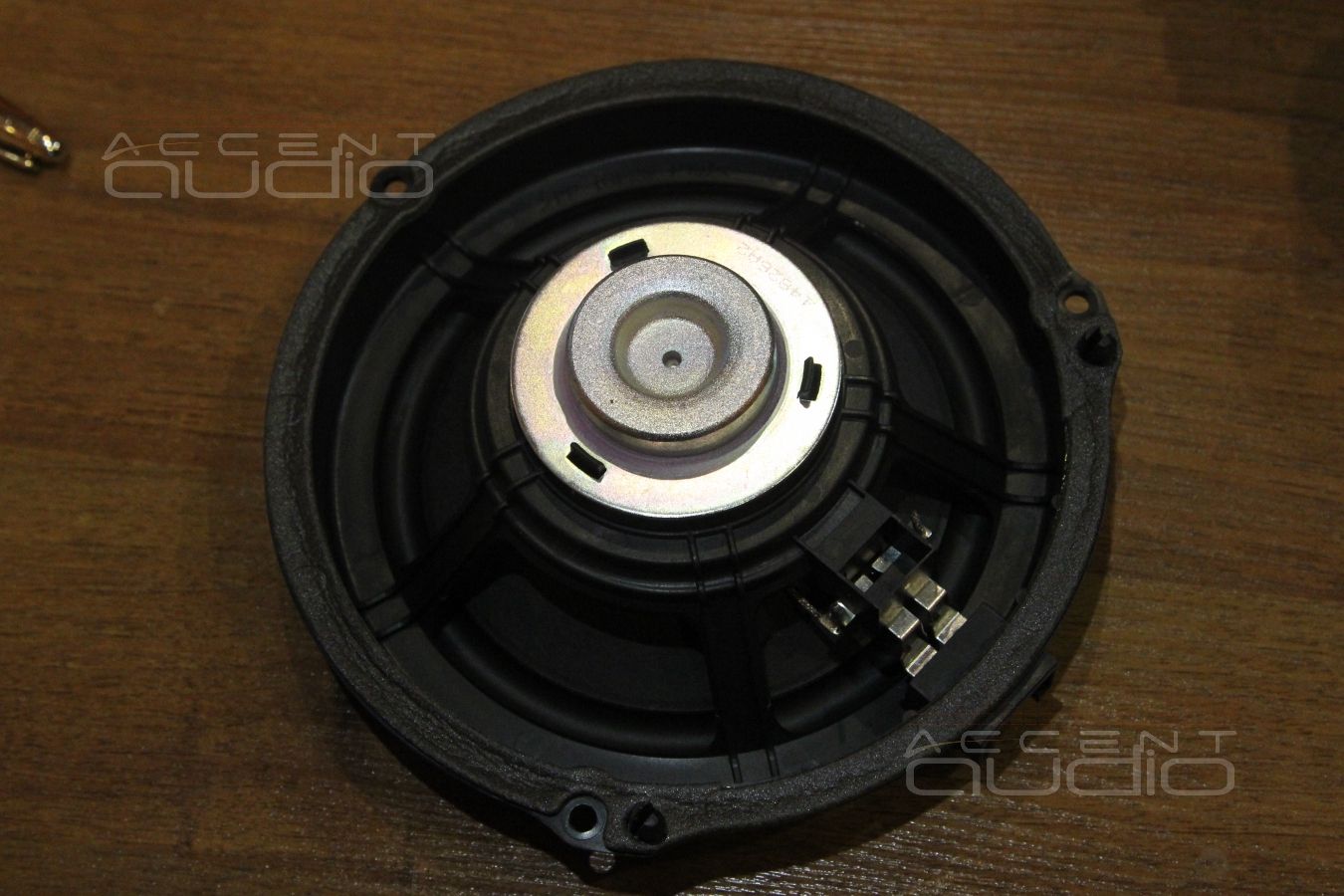 Технические моменты: штатная акустика, крепеж усилителя, Х-девайс