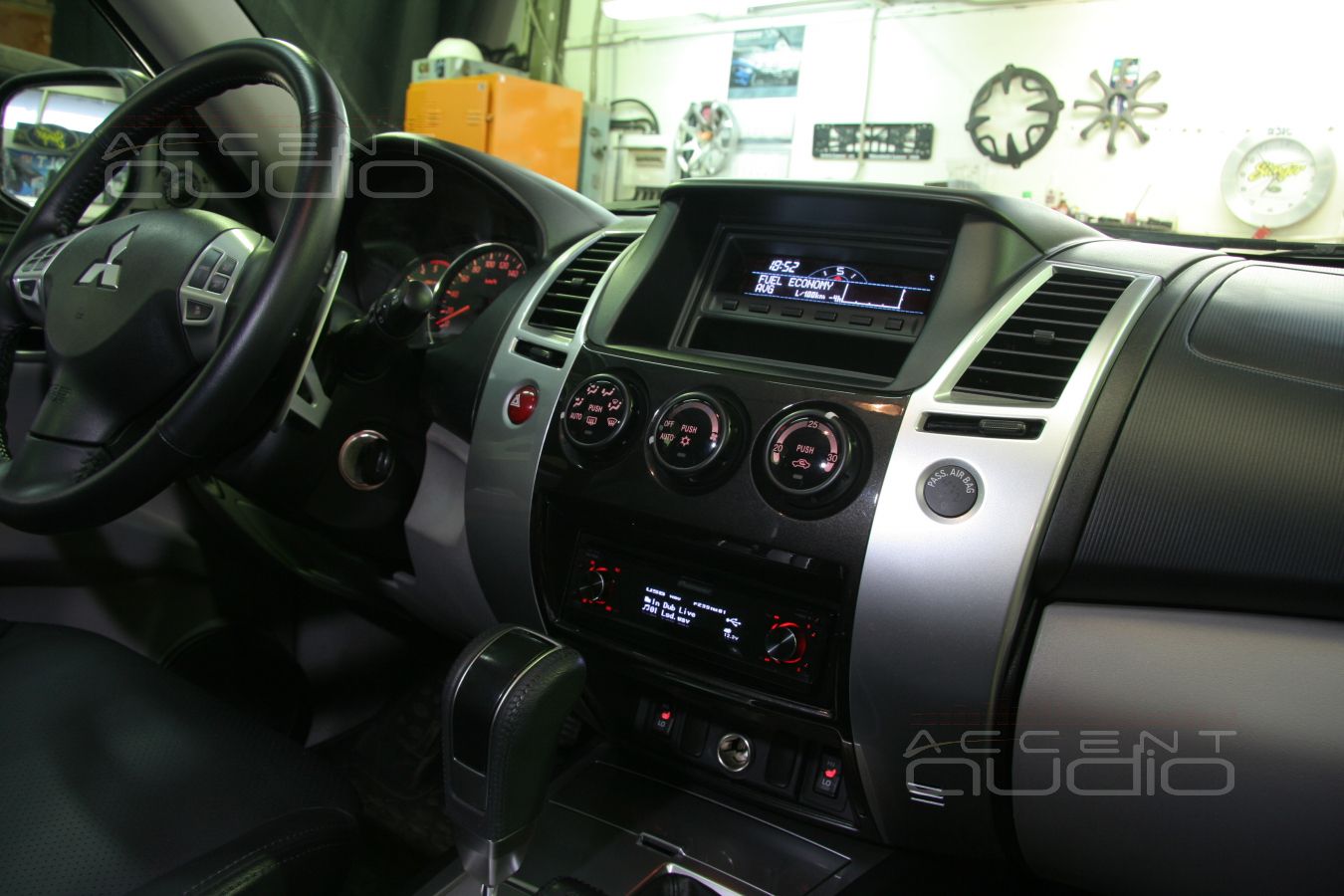 Установка магнитолы в Mitsubishi Pajero Sport