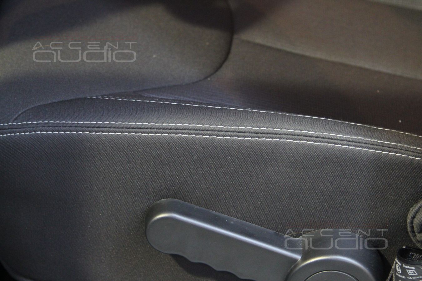 Пошив салона: качество кожи Nappa в сочетании с сидениями Jeep