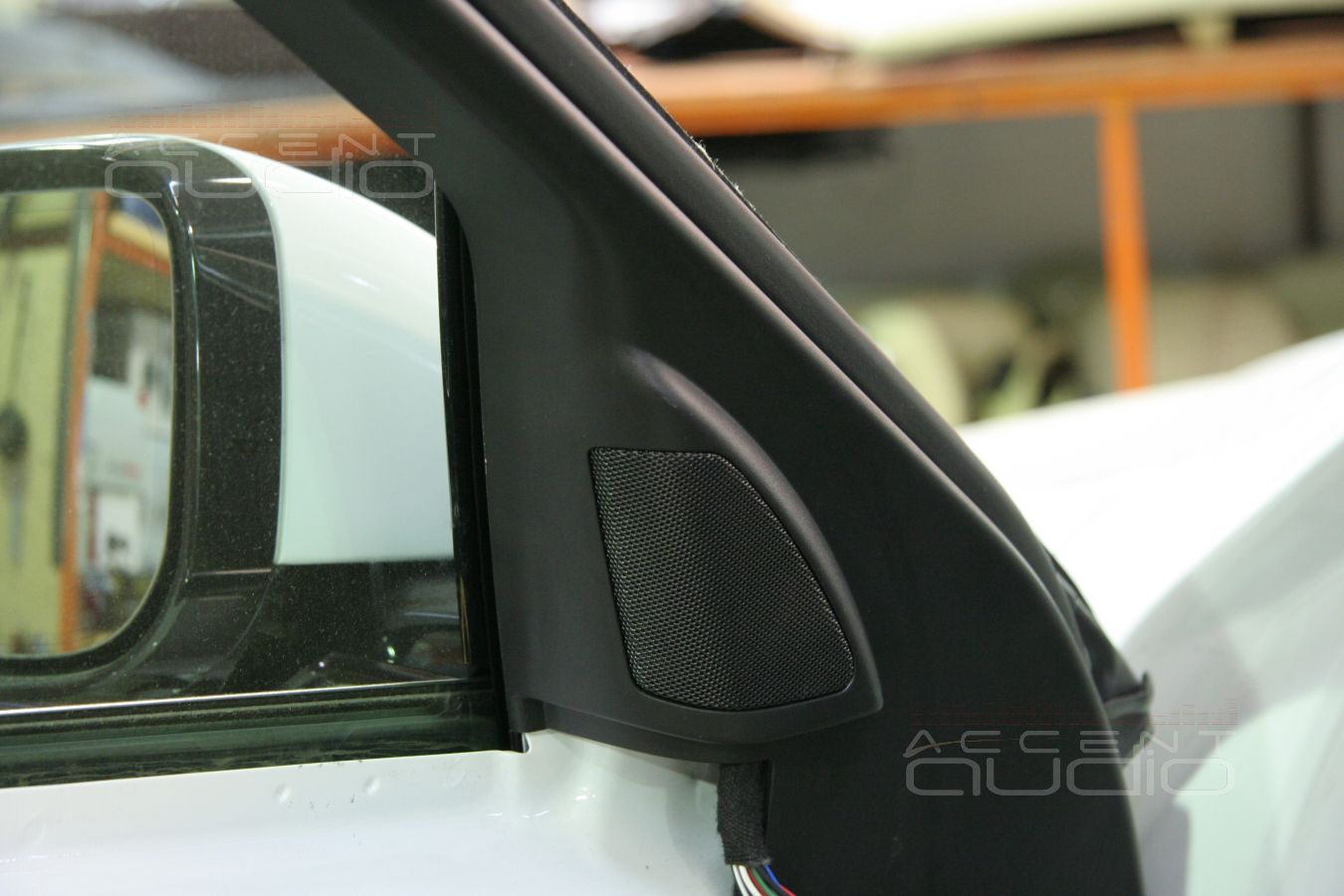 Установка акустики в Jaguar XF