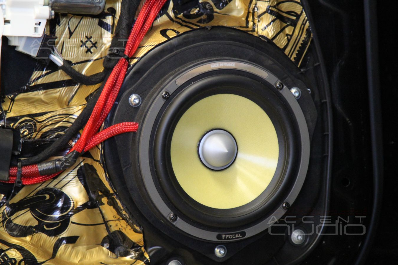 Установка акустики в Mercedes-Benz GLE