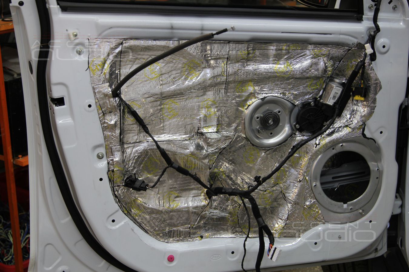 Замена акустических систем (динамиков) в Kia Sportage