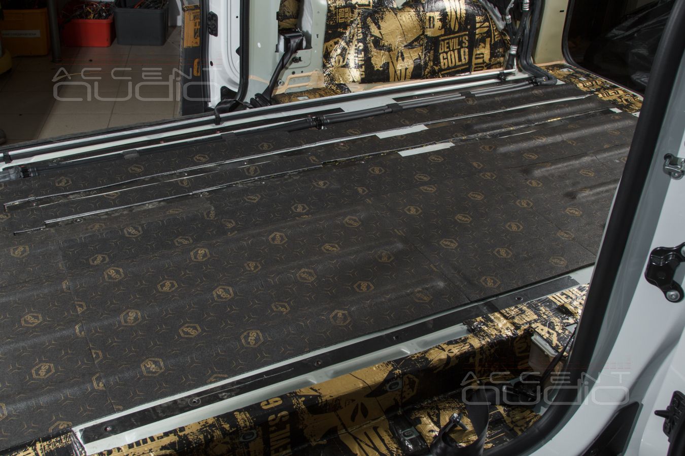 Полная шумоизоляция Opel Zafira Life лучшими материалами STP