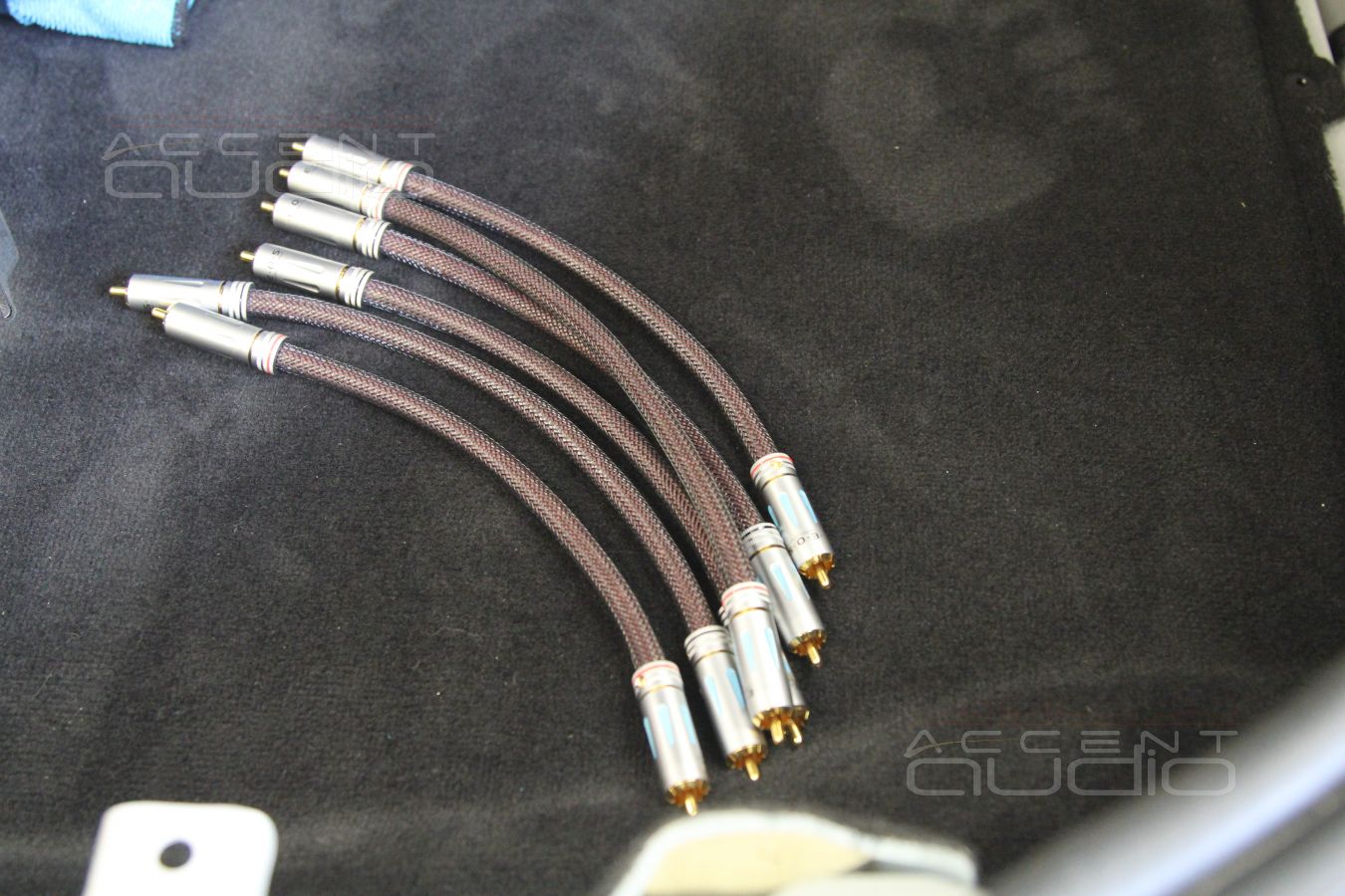 Подключение и установка аудиопроцессора Helix DSP PRO MK2 в Mercedes-Benz GT