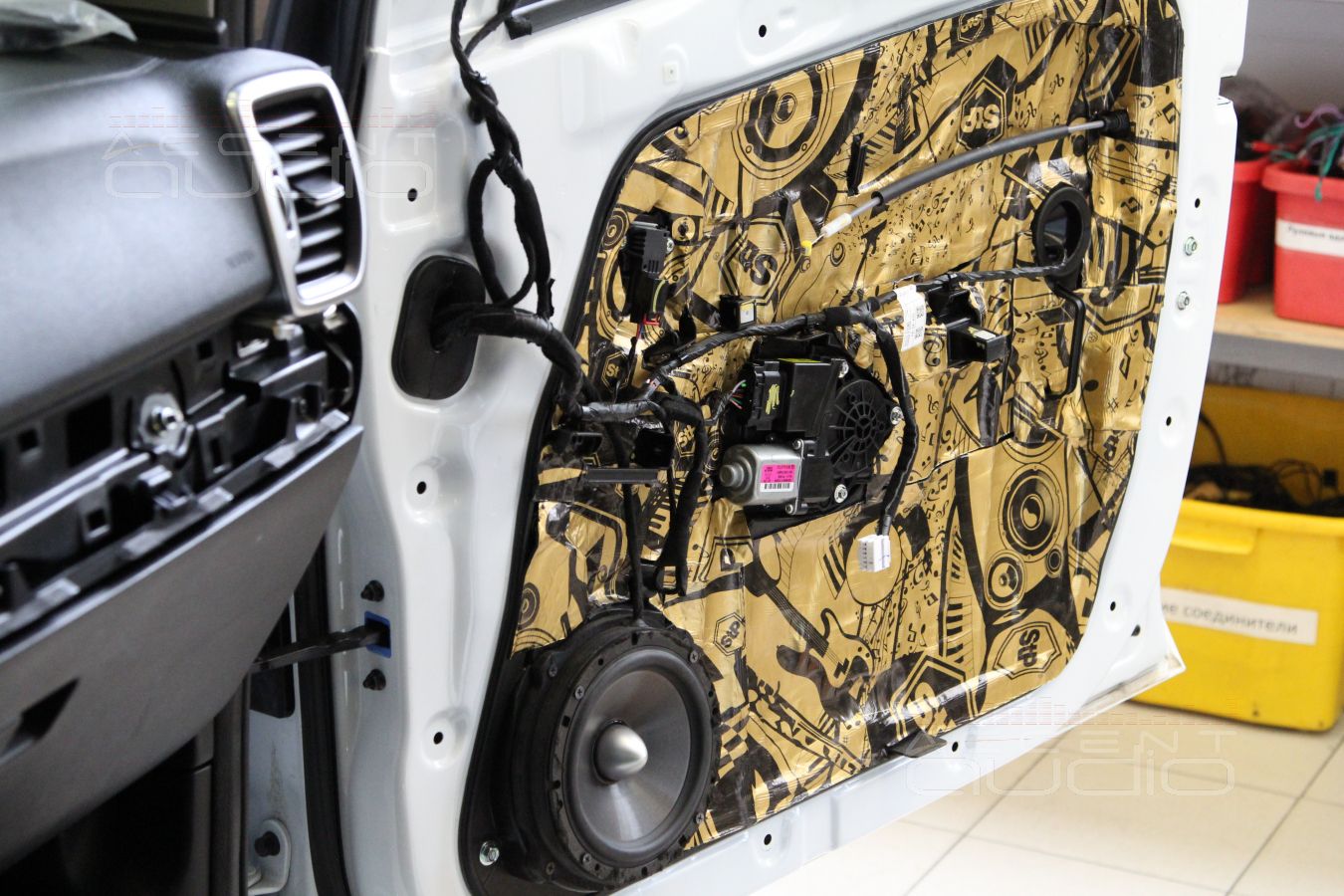 Шумоизоляция дверей и установка акустики