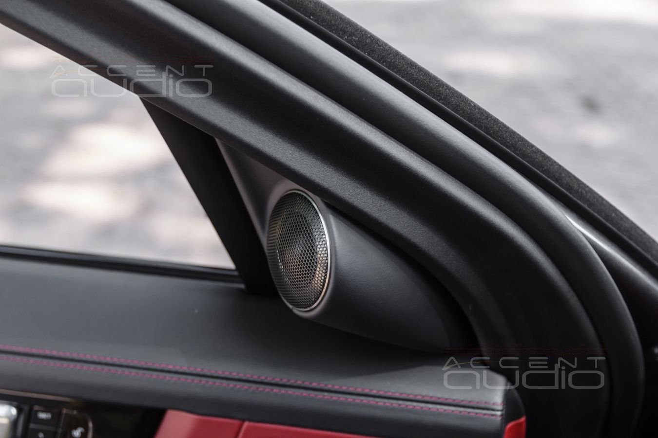 Правильное размещение лучших немецких твитеров Brax ML1 в новом Porsche Cayenne