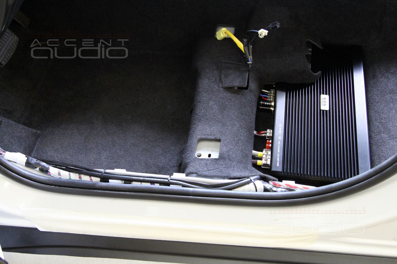 Установка усилителя E.O.S AE-4100.1 SE