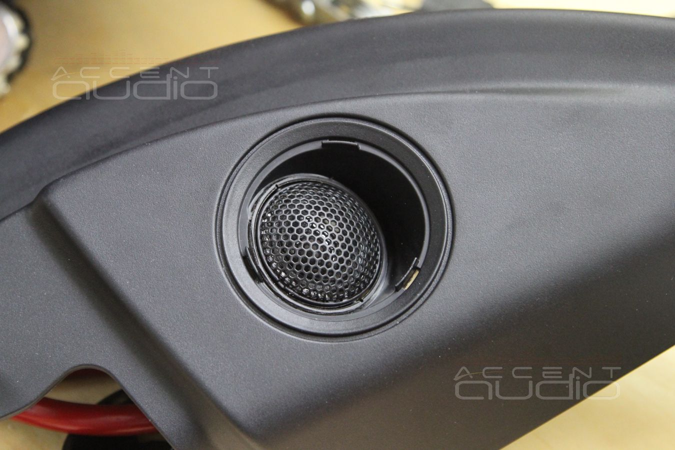 Установка новой акустики Eton в LandRover Discovery Sport