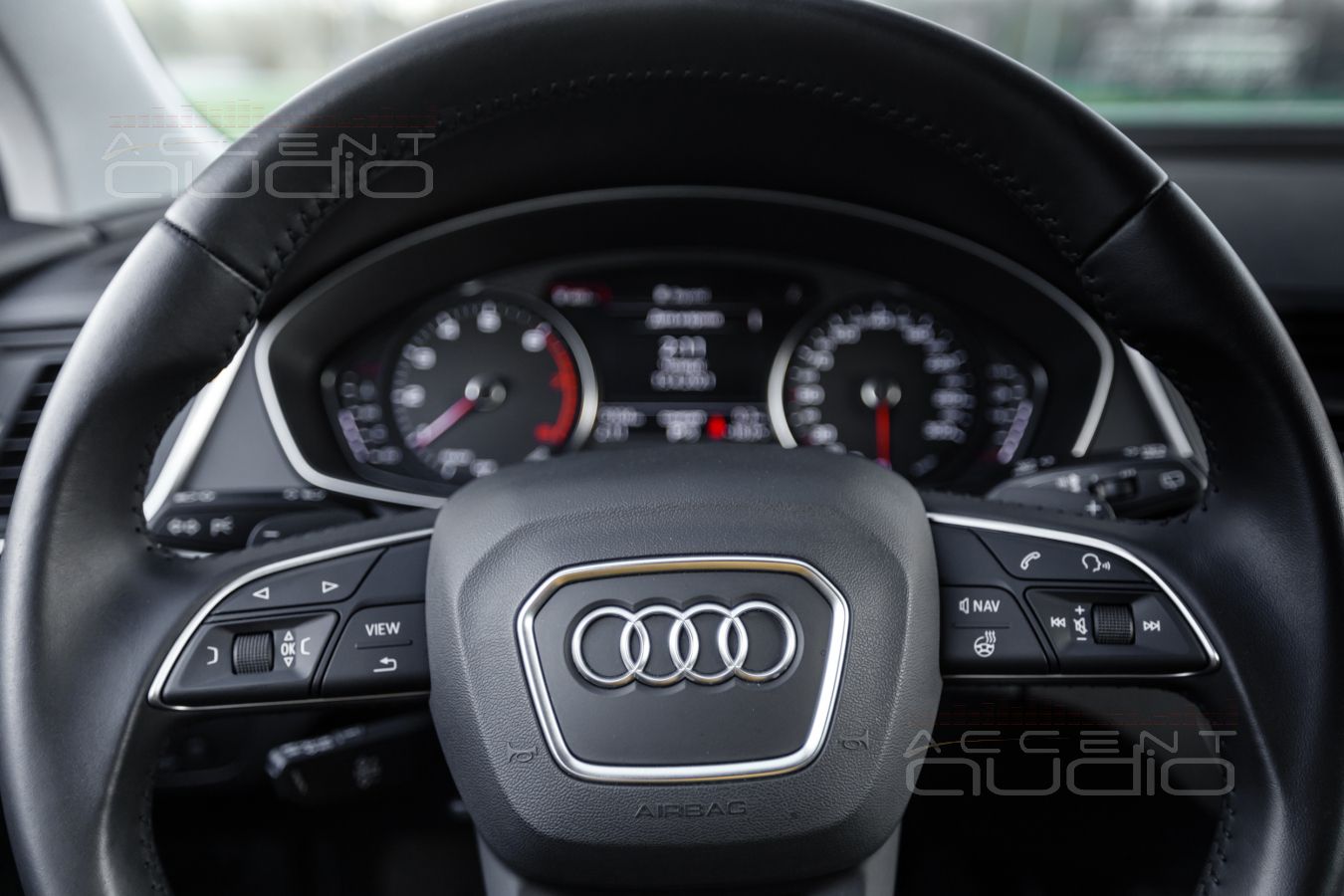 Идеальная система Audi Q5 на фирменных компонентах – бюджетно