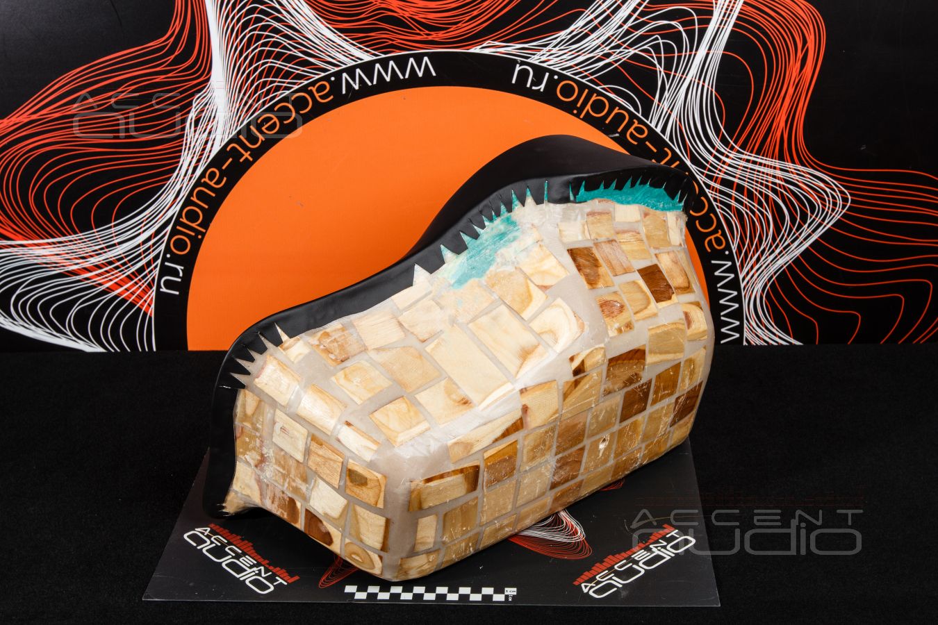 Интеграция баса: серьёзный сабвуфер в Rolls Royce Wraith