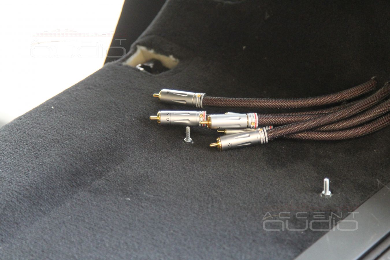 Подключение и установка аудиопроцессора Helix DSP PRO MK2 в Mercedes-Benz GT