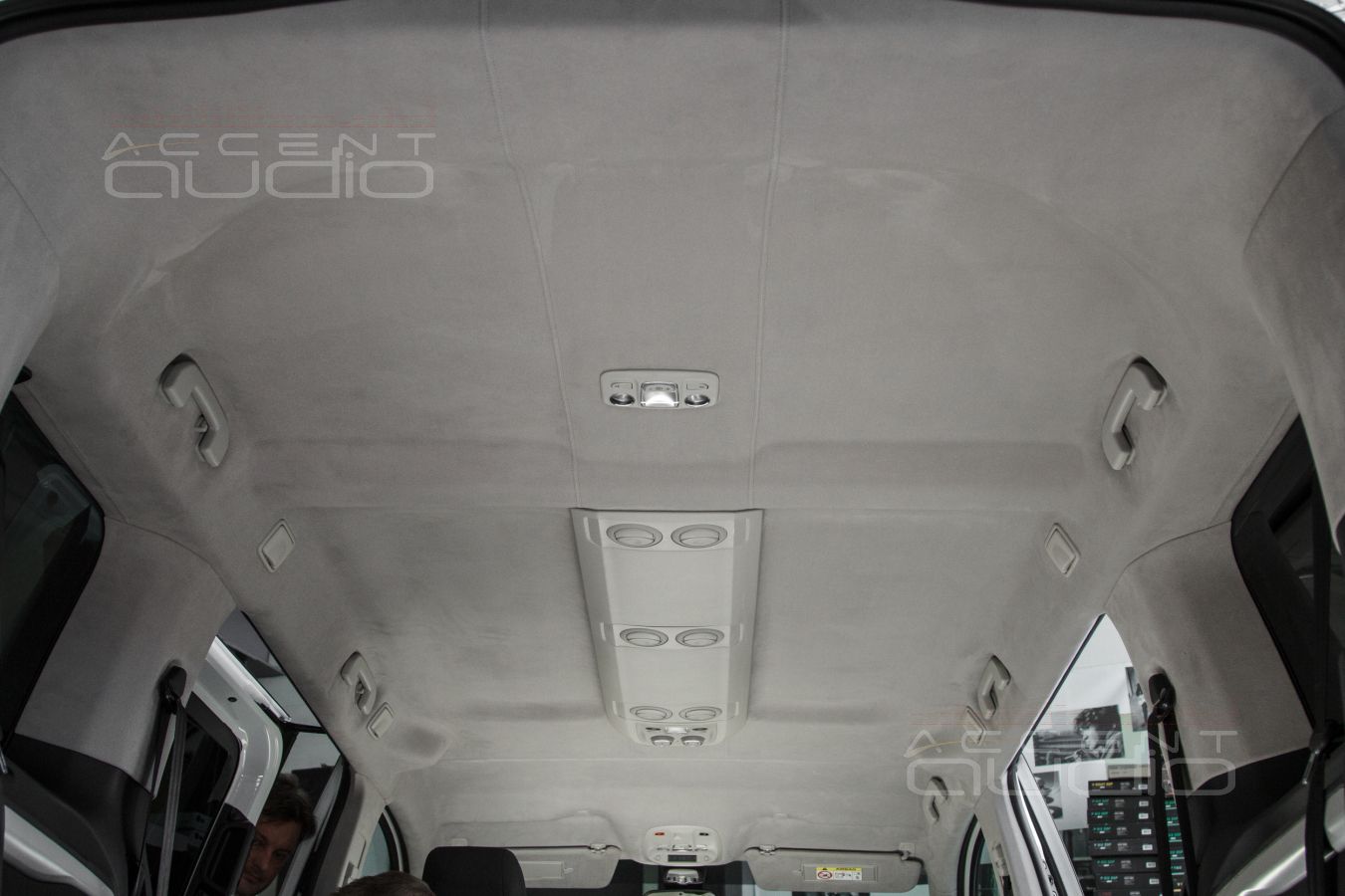 Новый дизайн потолка Opel Zafira и оригинальная подсветка