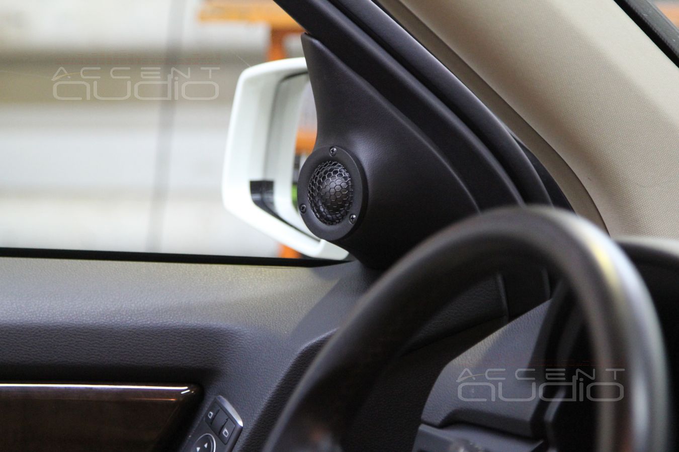 Установка мидбасов Eton и твитеров ScanSpeak в Mercedes GLK