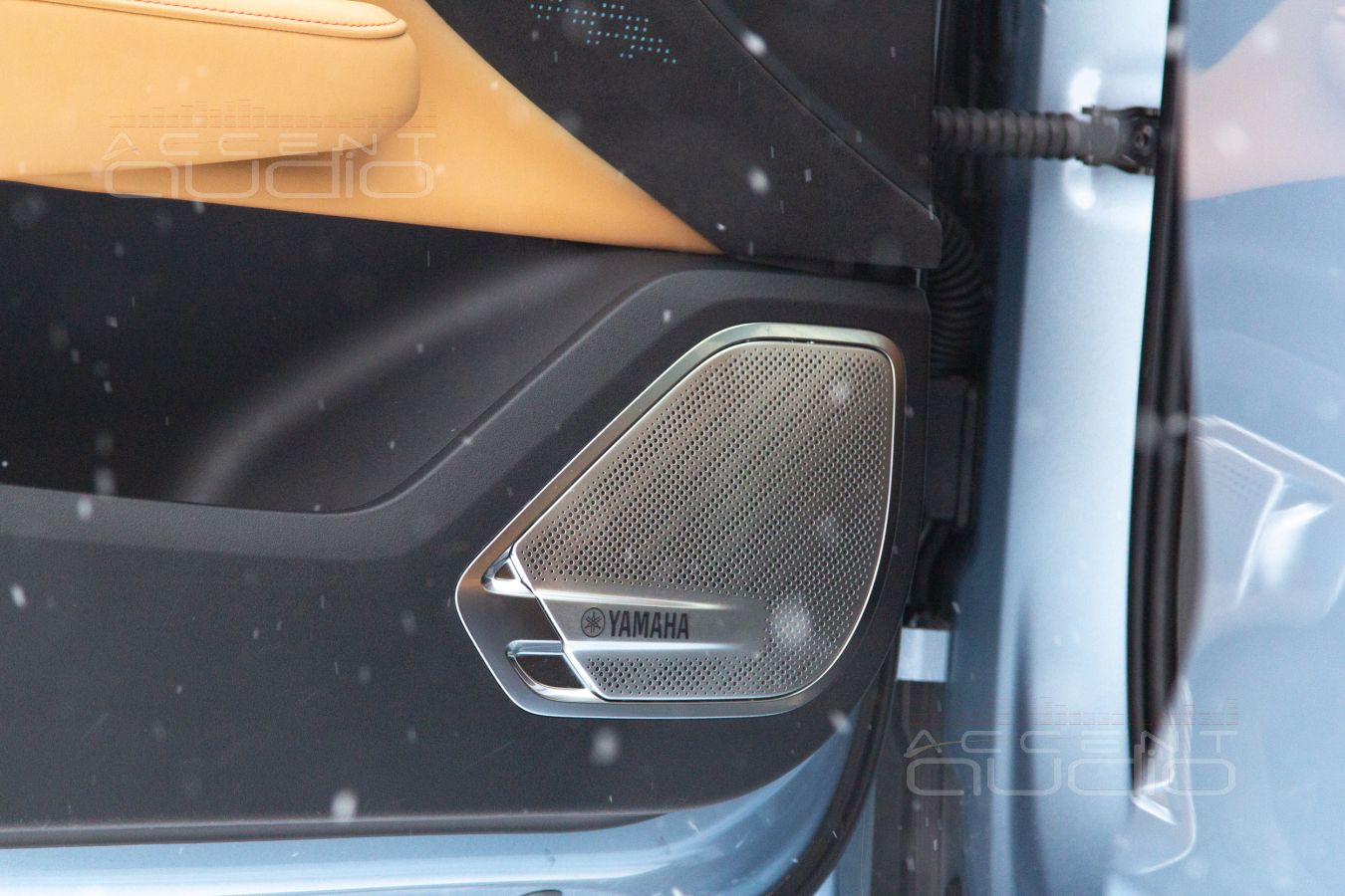 Установка мидбасовых Eton Graphit 16 и аудиоподготовка дверей Zeekr