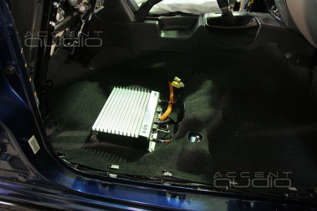 Установка усилителей в Mitsubishi Pajero Sport