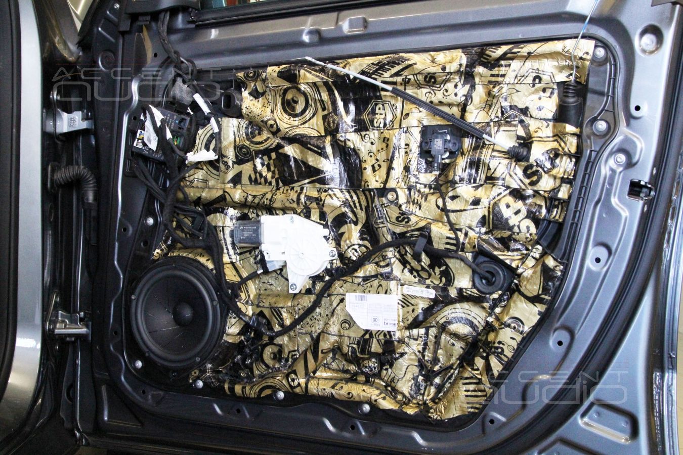 Простая установка мидбасов Scan-Speak Revelator 18W/4531G00