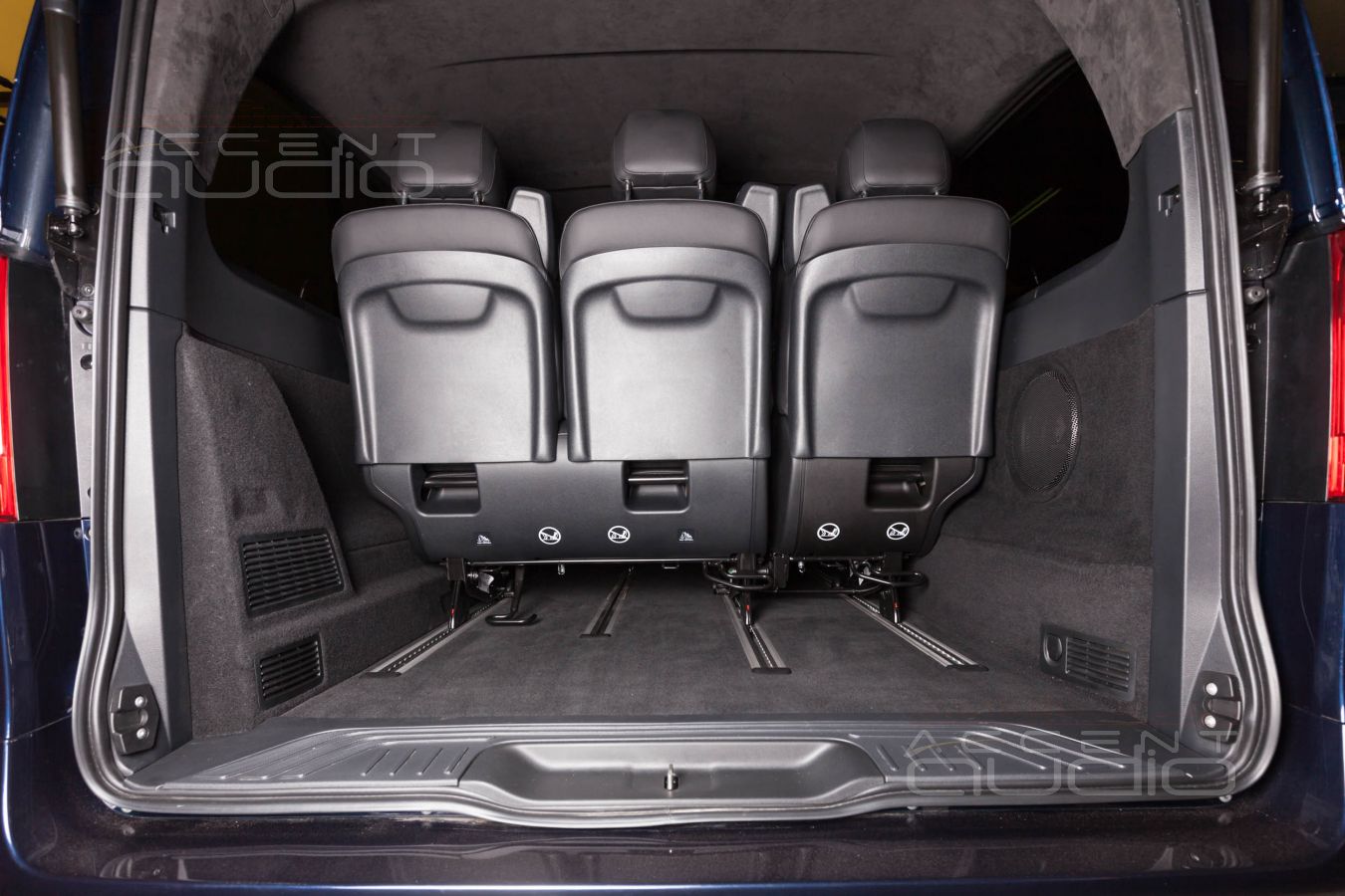 Сабвуфер-стелс для Vito: как должна выглядеть современная установка сабвуфера в микроавтобус