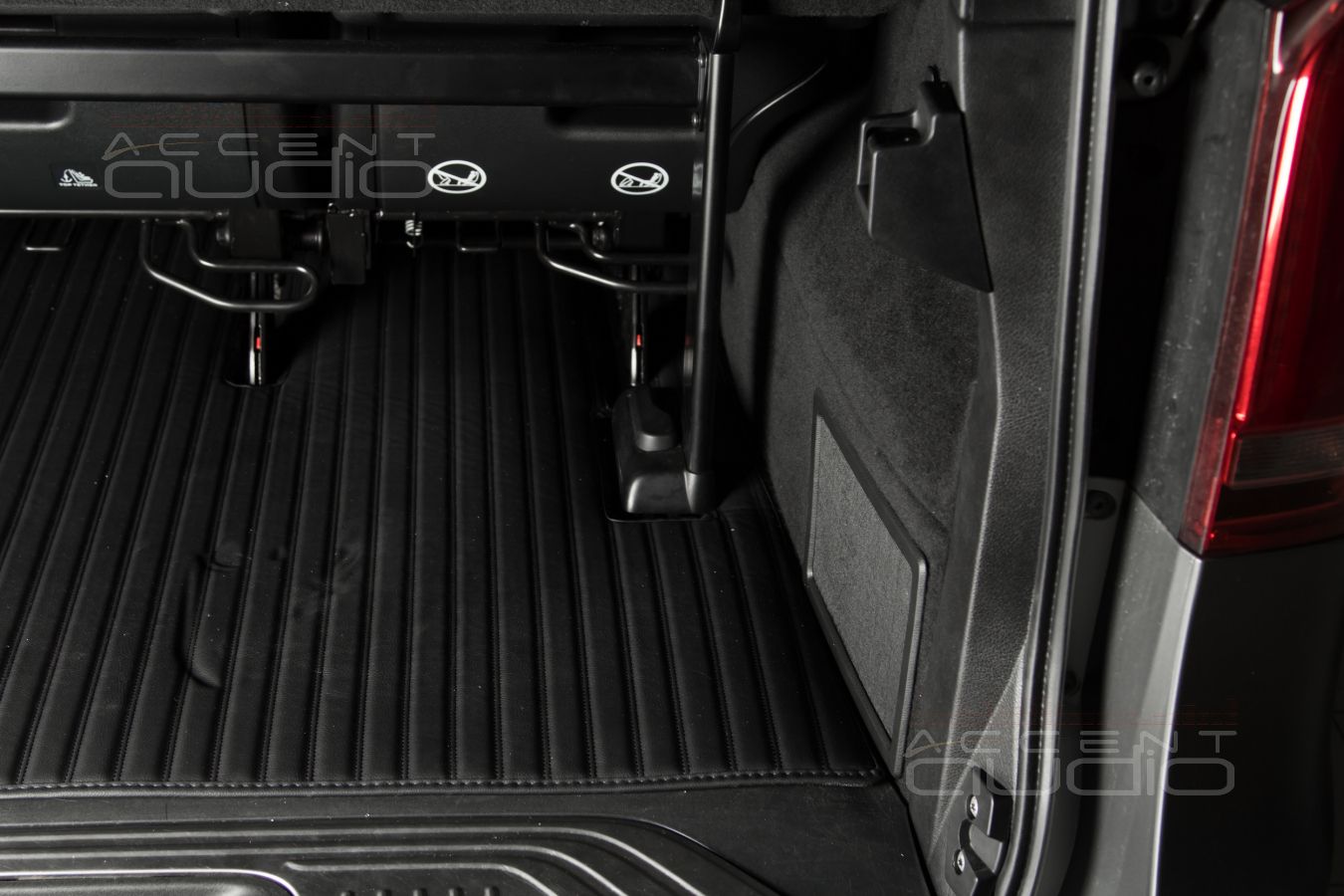 Сабвуфер: заводское исполнение или лучше ?