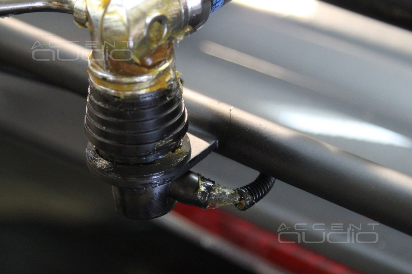 Установка рации MegaJet 555 в Volkswagen Amarok