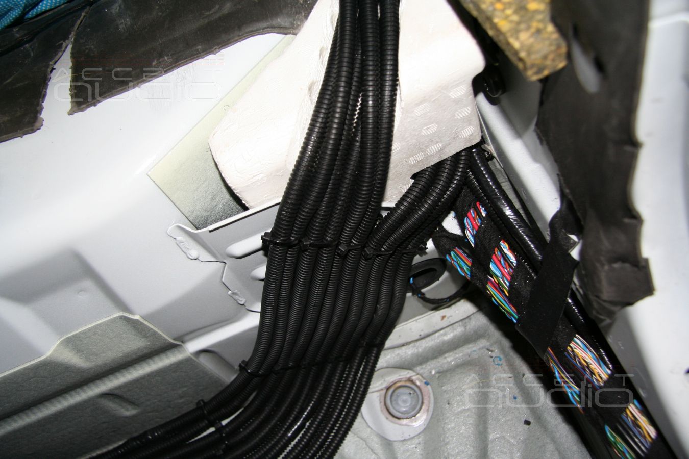 Кладем соревновательную проводку: BMW M3