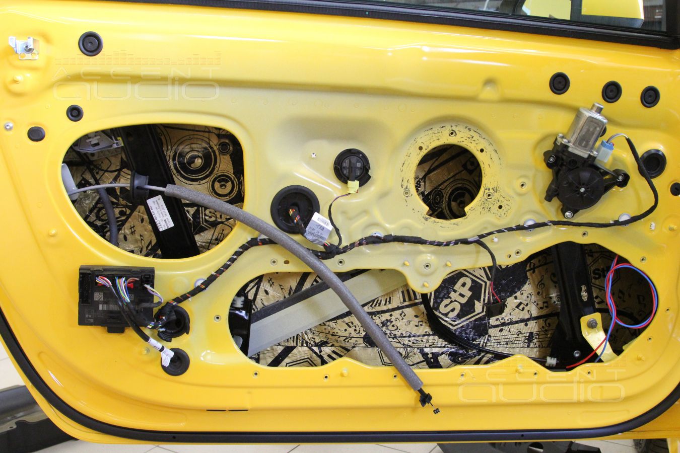 Шумо-виброизоляция кузова Audi TT