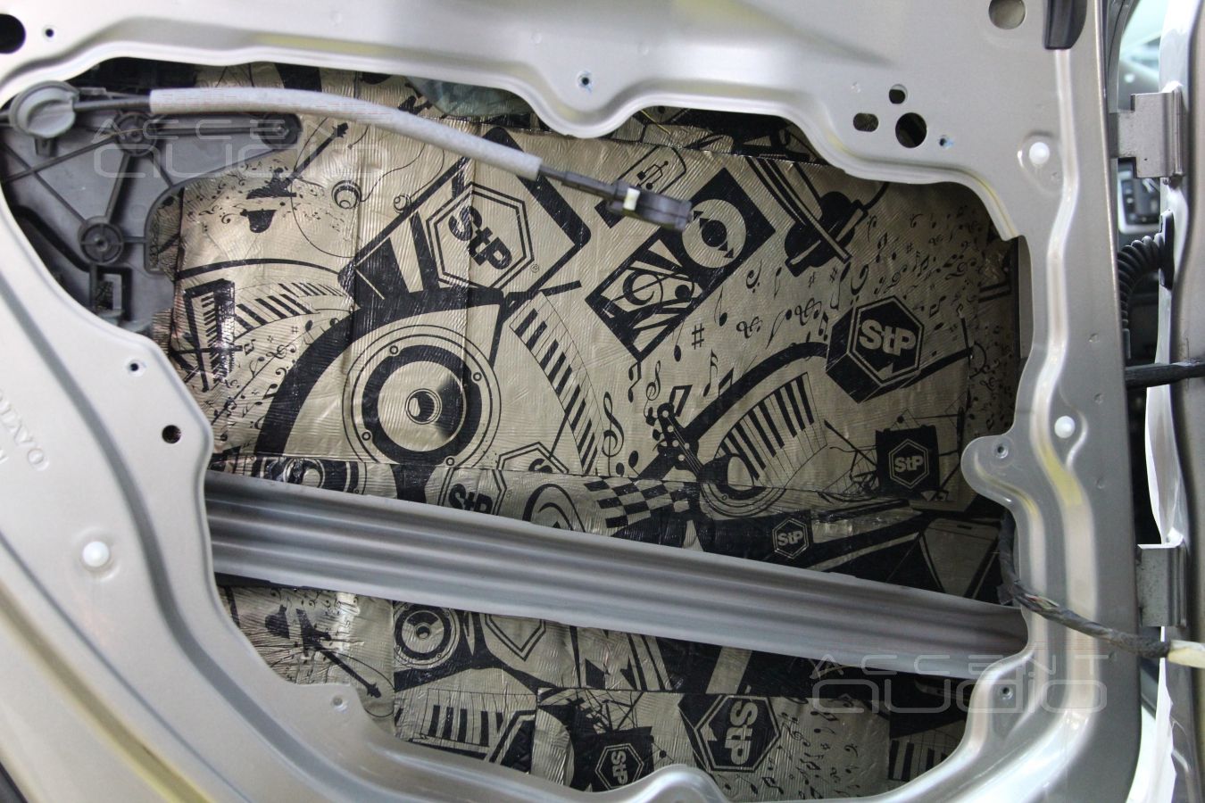 Установка акустики Audison VOCE AV K6 в Volvo XC 70