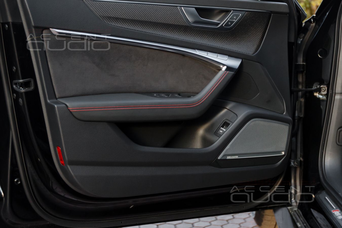 Мидбасы Ground Zero GZPK Reference 180 в новой Audi RS6 Avant штатно !