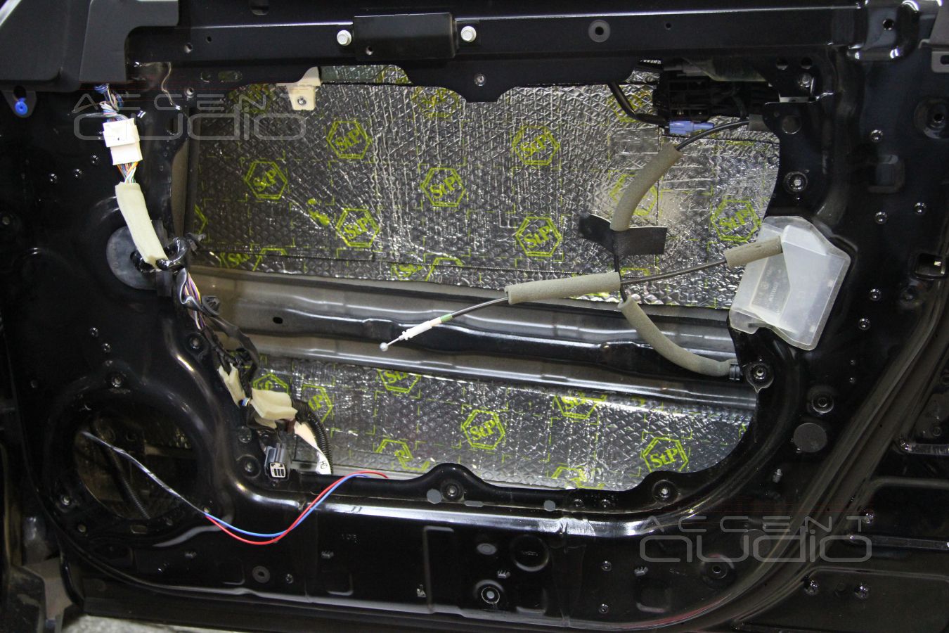 Мощный и красивый звук для Infiniti FX: дайте два !