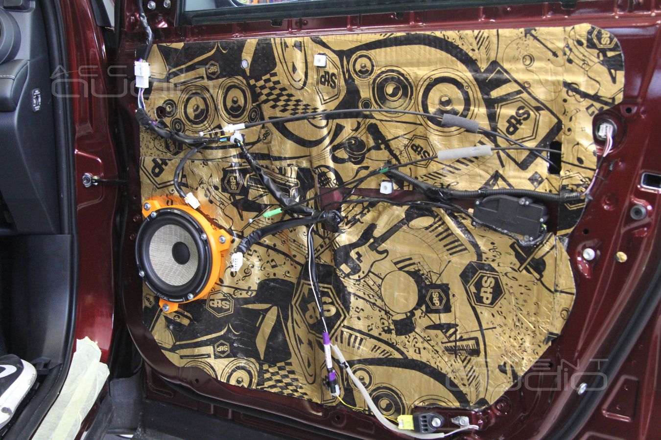 3D печать, установка фронтальной акустики и аудиоподготовка передних дверей Toyota Rav4 1. Виброизол