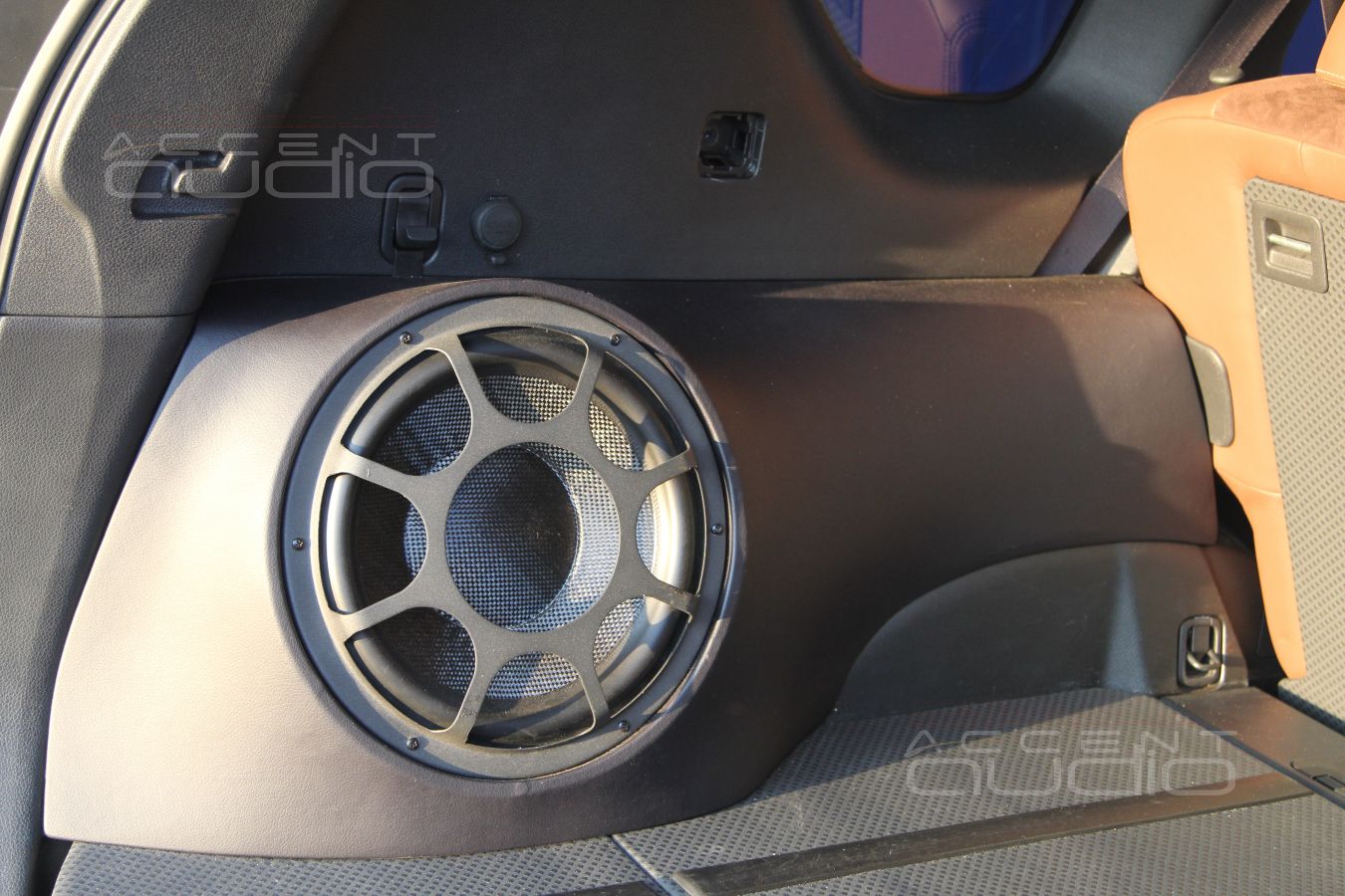 Видимые элементы: установка компонентов системы в Nissan X-Trail