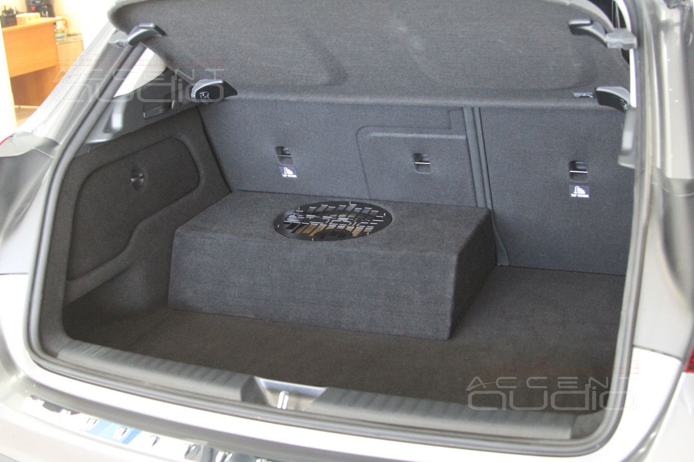 Оригинальный сабвуфер для маленького Mercedes-a Focal P25F(S)lim