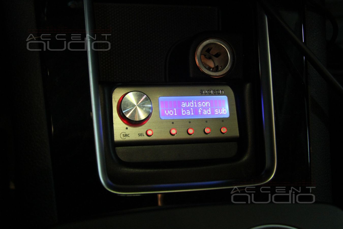 Управляющая панель Audison Bit Ten D в Mercedes-Benz GLk