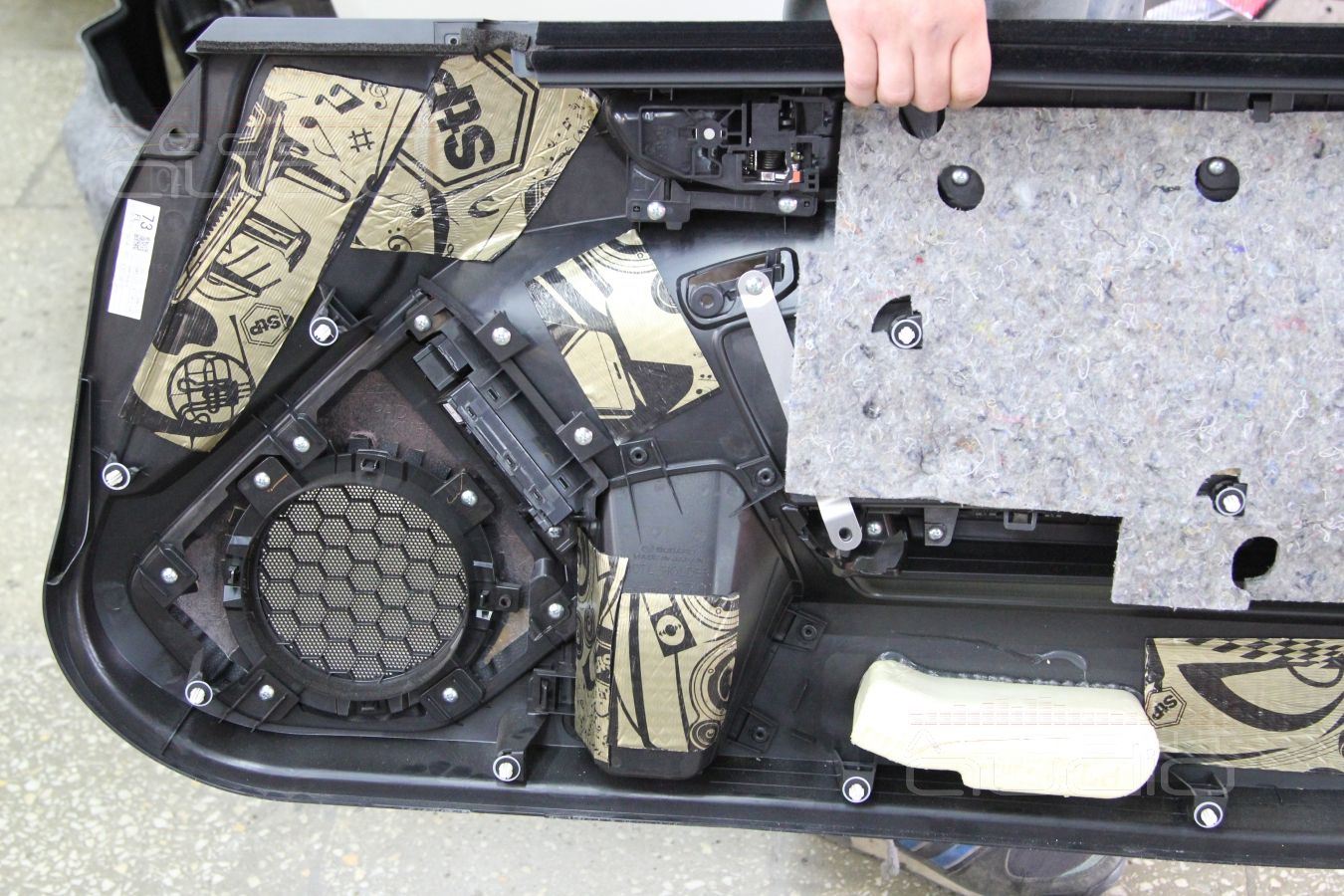 Установка акустики Focal Performance F3 в Toyota GT86