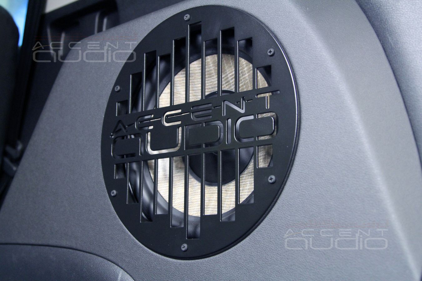 Сабвуфер в новом Kia Sportage.