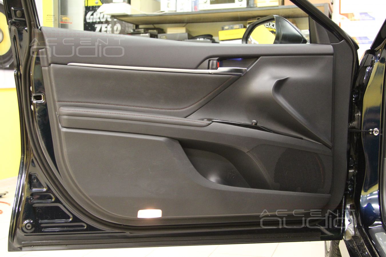 Шикарный мидбас Hertz Space 6 в Toyota Camry